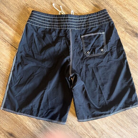 Victorias Secret NWOT woman’s Bermuda black shorts size Small - Picture 2 of 5